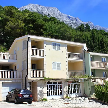 With A Parking Space Baska Voda, Makarska - 10027 *